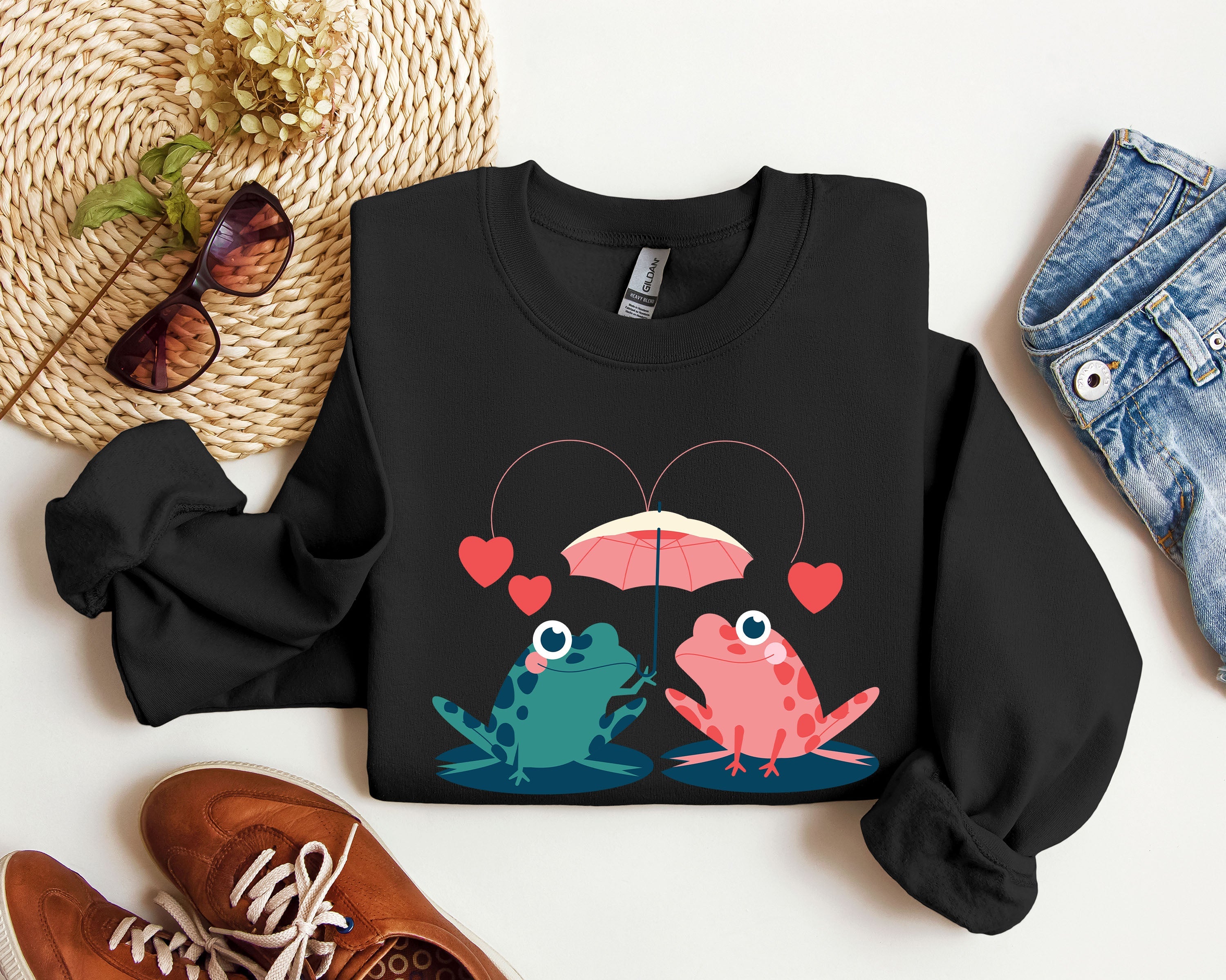 Retro Lover Frogs Vintage Valentine's Day Nostalgic Whimsy Print For Cozy Everyday Comfort Sweatshirt