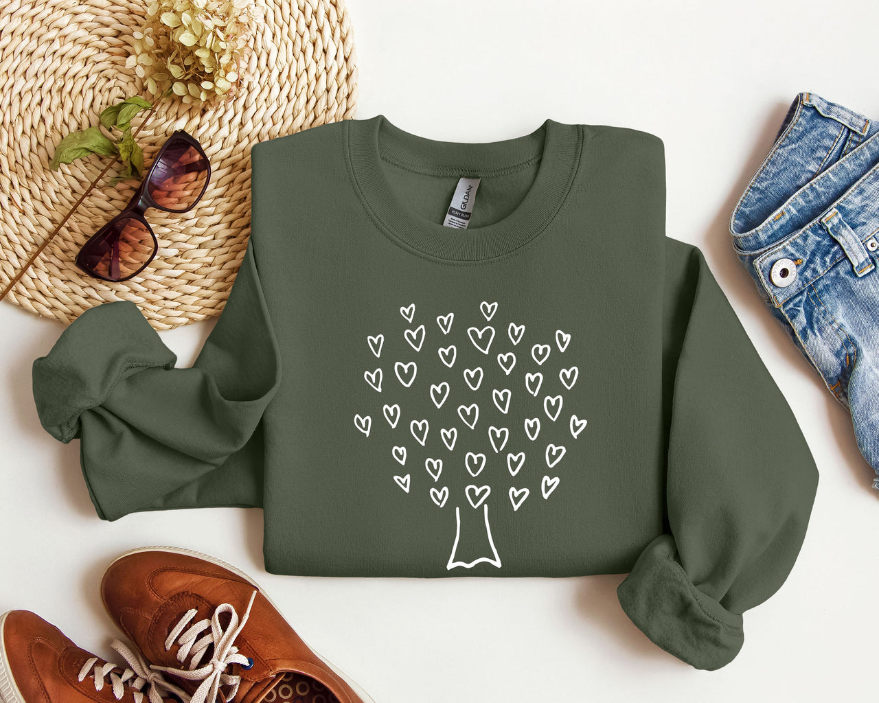Retro Heart Tree Vintage Valentine's Day Love Letter Edition Cozy Classic Sweatshirt