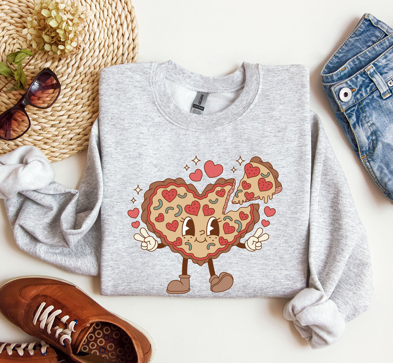 Retro Heart Pie Vintage Valentine's Day Love Theme Cozy Nostalgic Graphic Print Sweatshirt
