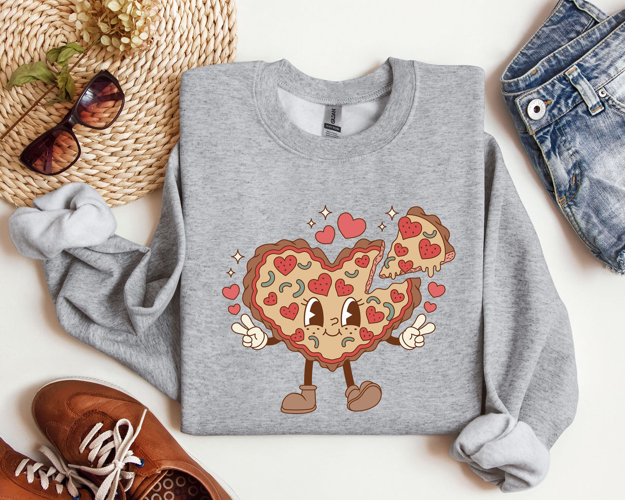 Retro Heart Pie Vintage Valentine's Day Love Theme Cozy Nostalgic Graphic Print Sweatshirt