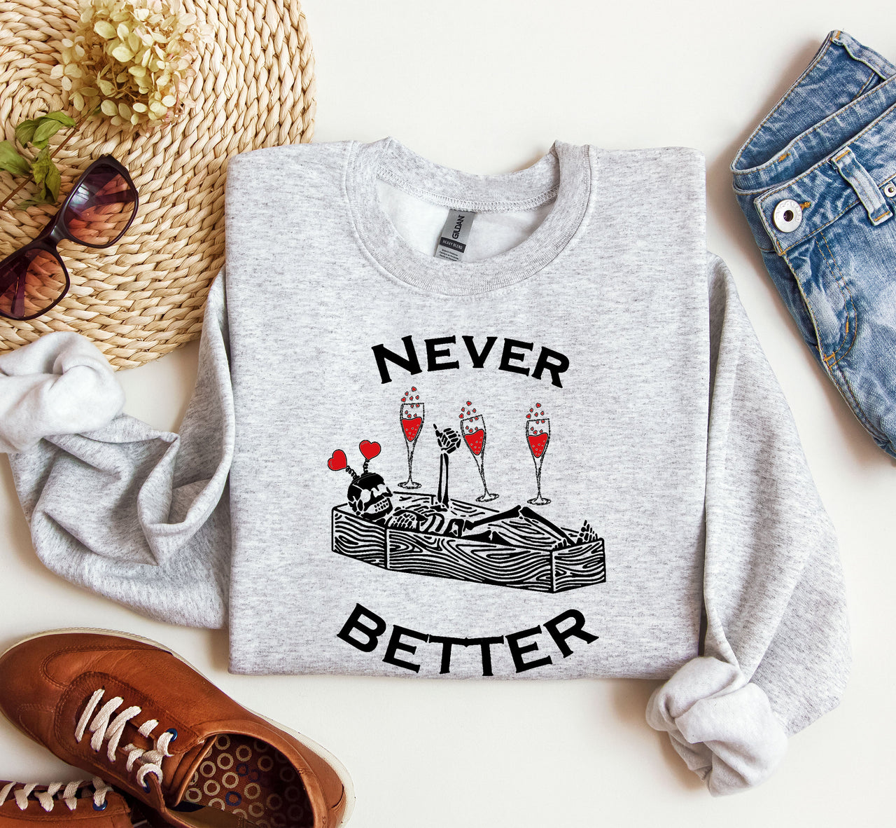 Never Better Lover Skeleton Vintage Valentine's Day Heartwarming Retro Cozy Fleece Sweatshirt