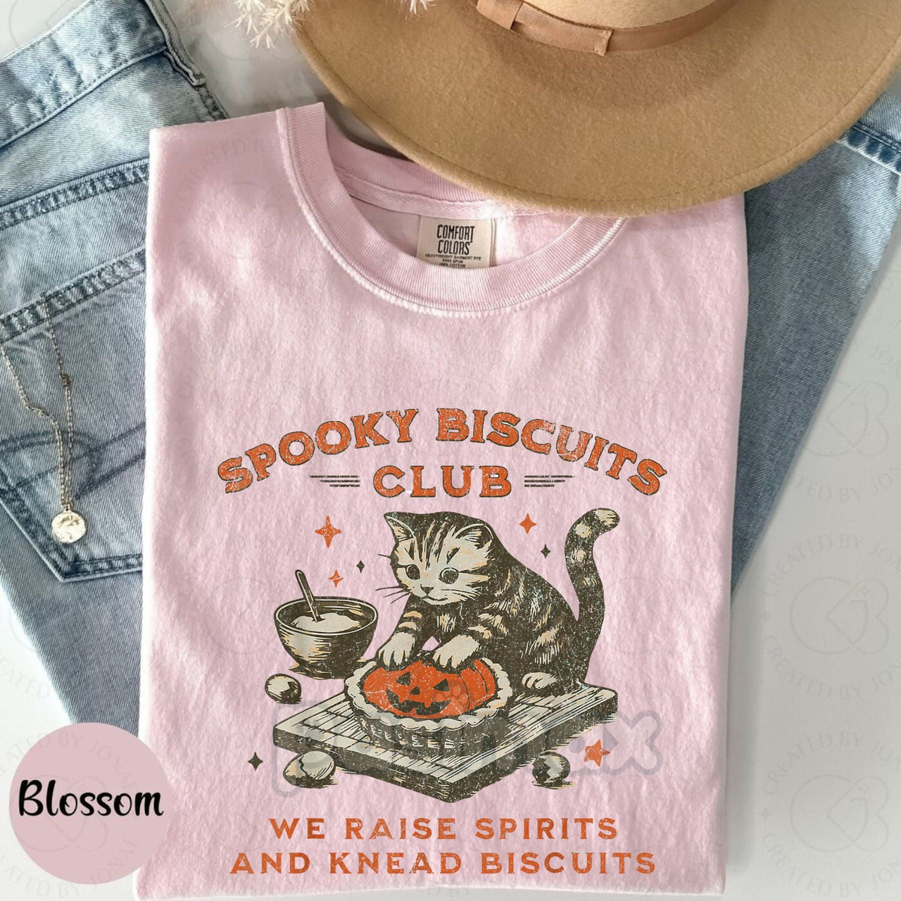 Vintage Spooky Cat T-Shirt – 'Spooky Biscuits Club' Halloween Baking Tee, Funny Pumpkin Pie Shirt, Retro Cat Lover Gift