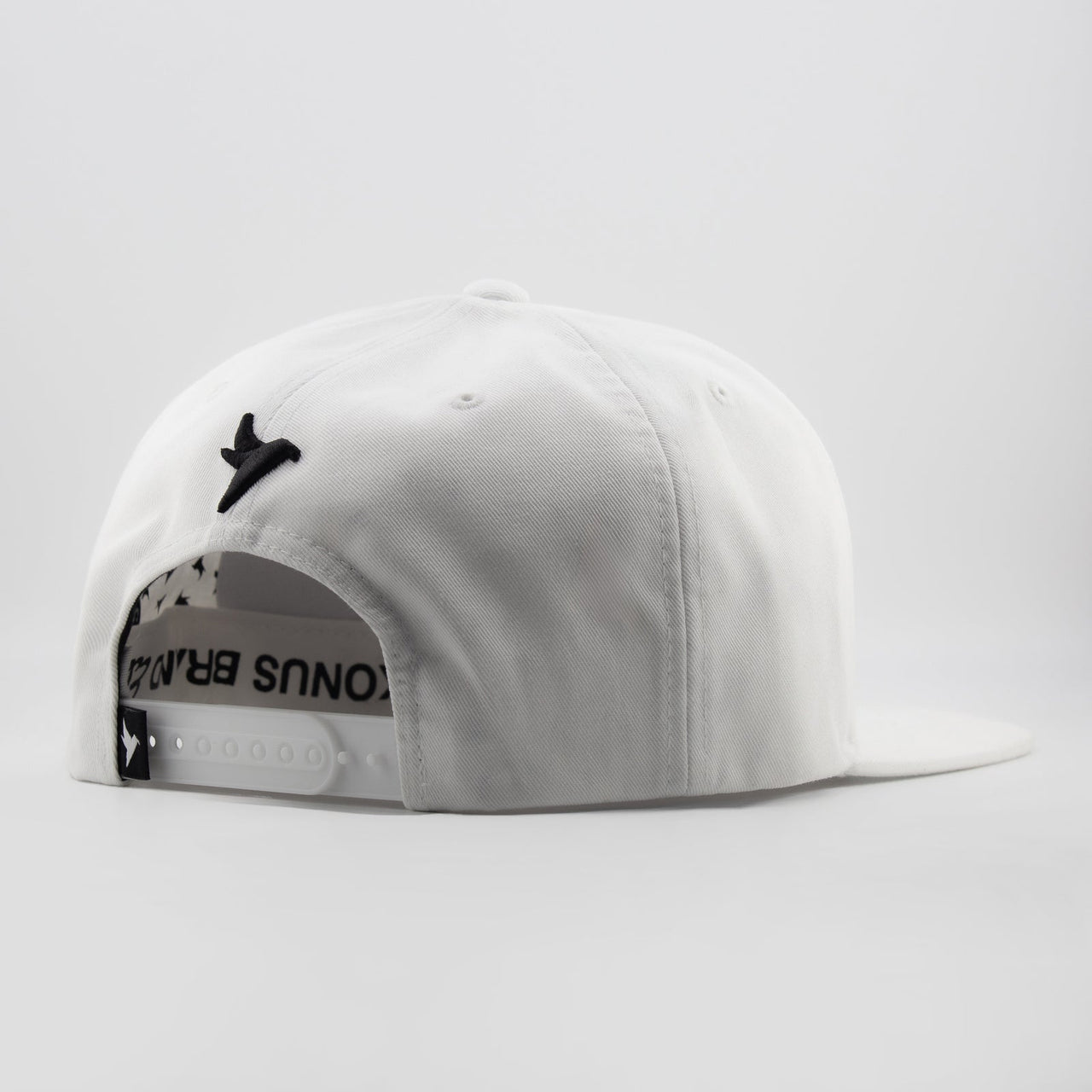 Konus Men's Snapback With Minimal Embroidery