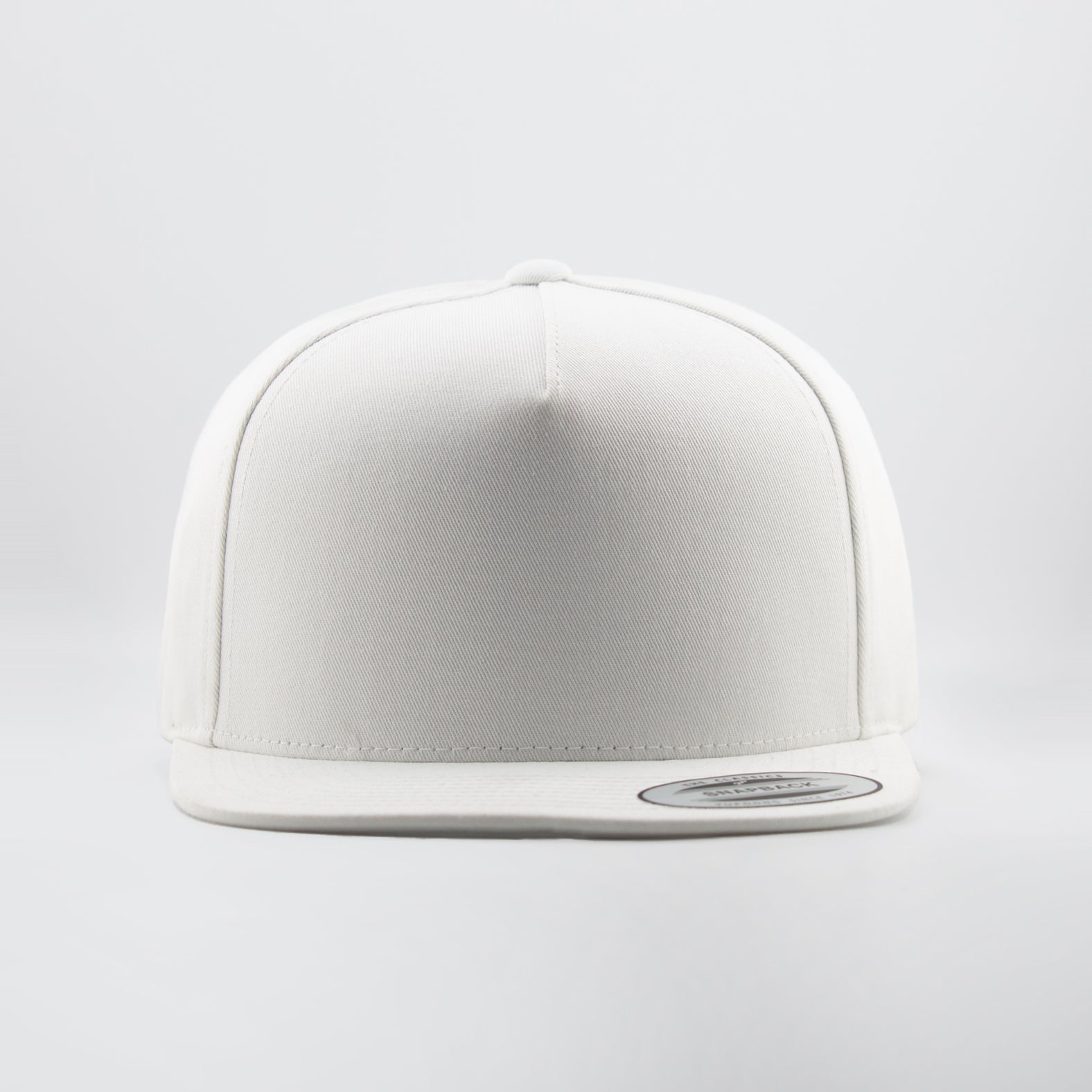 Konus Men's Snapback With Minimal Embroidery
