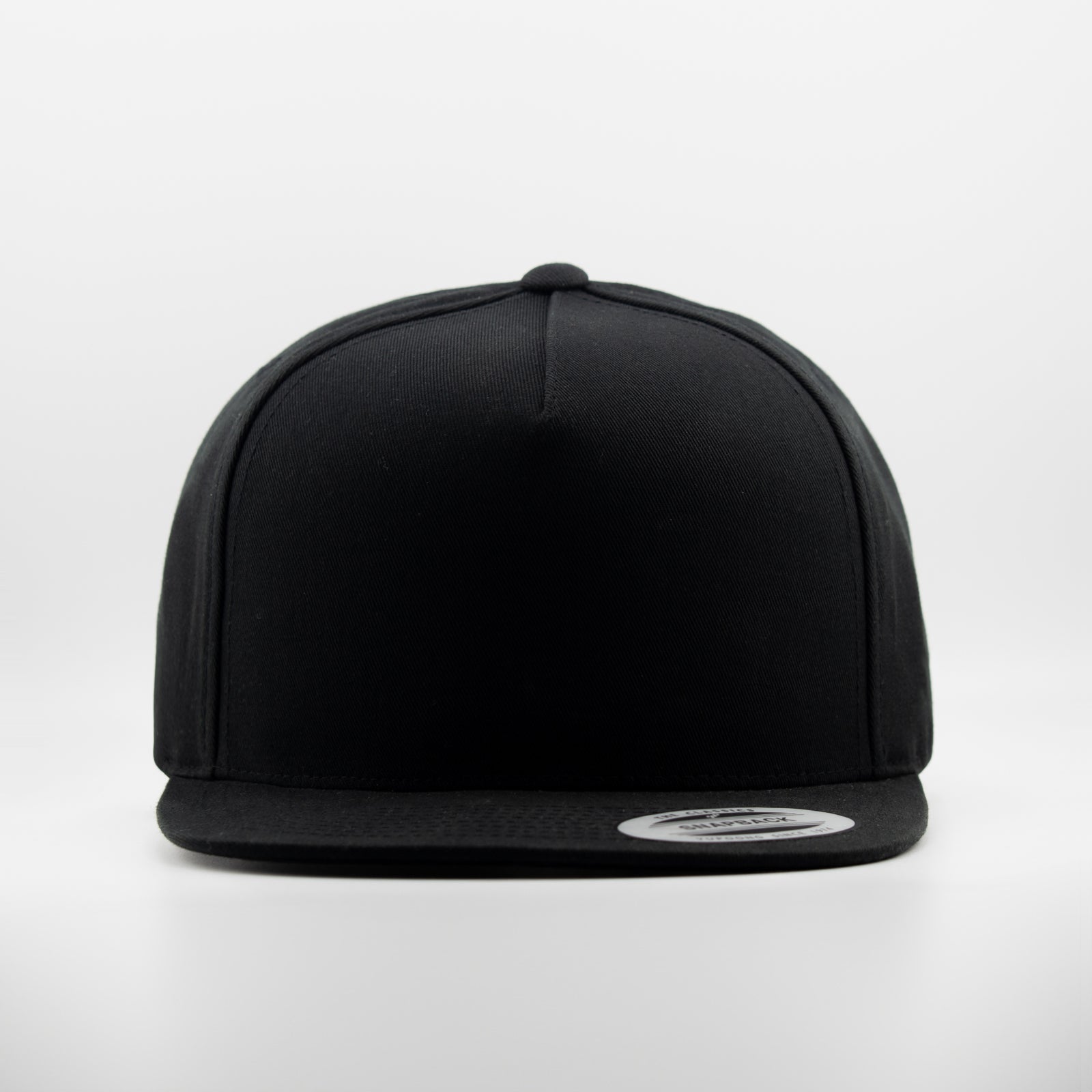 Konus Men's Snapback With Minimal Embroidery