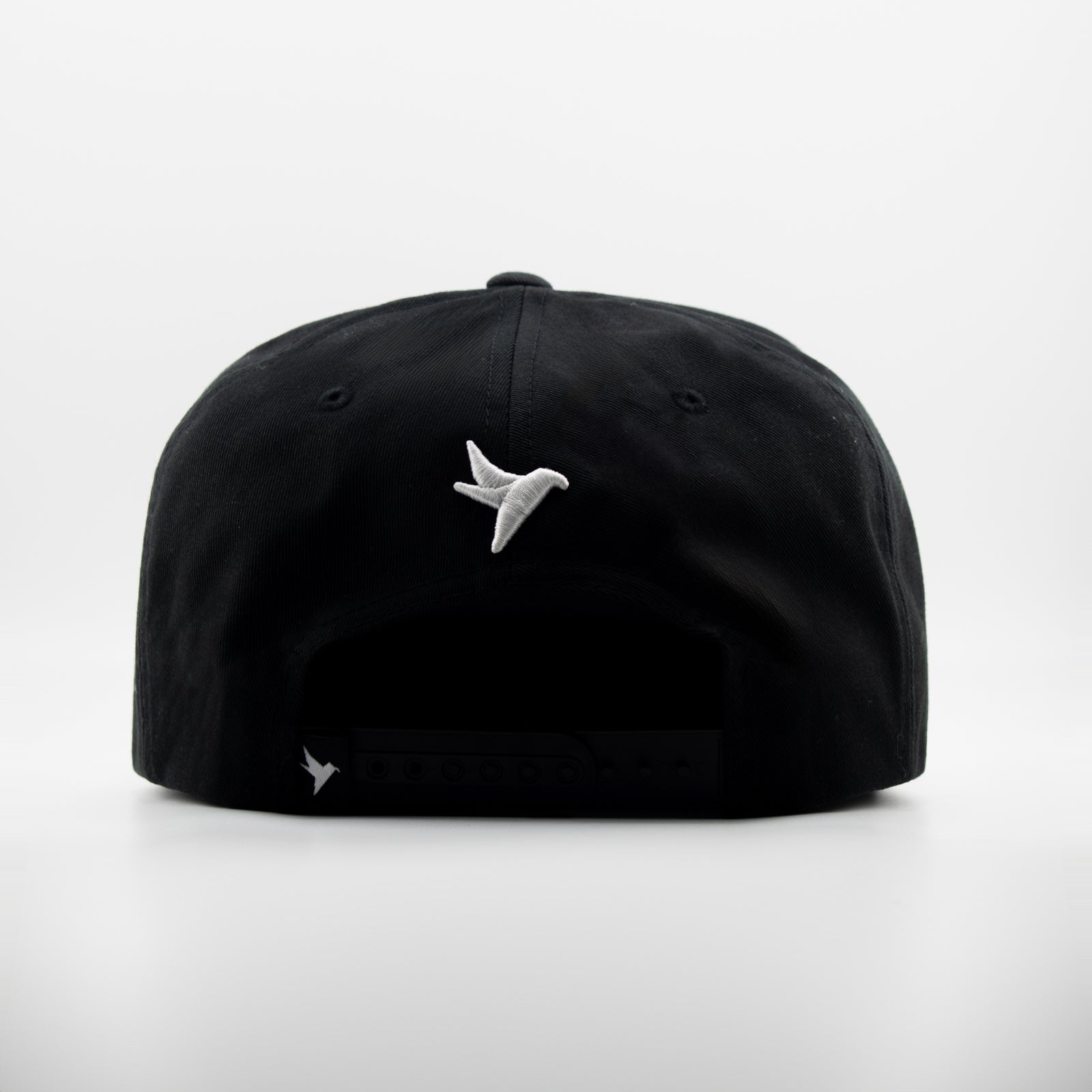 Konus Men's Snapback With Minimal Embroidery