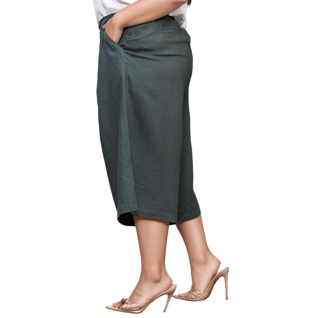 Pleione Plus Women's Pleated Wide Leg Capris
