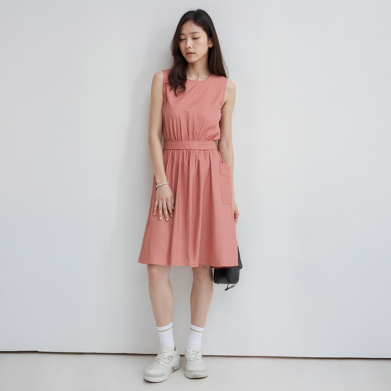 Pleione Women's Sleeveless Pocketed Midi Dress