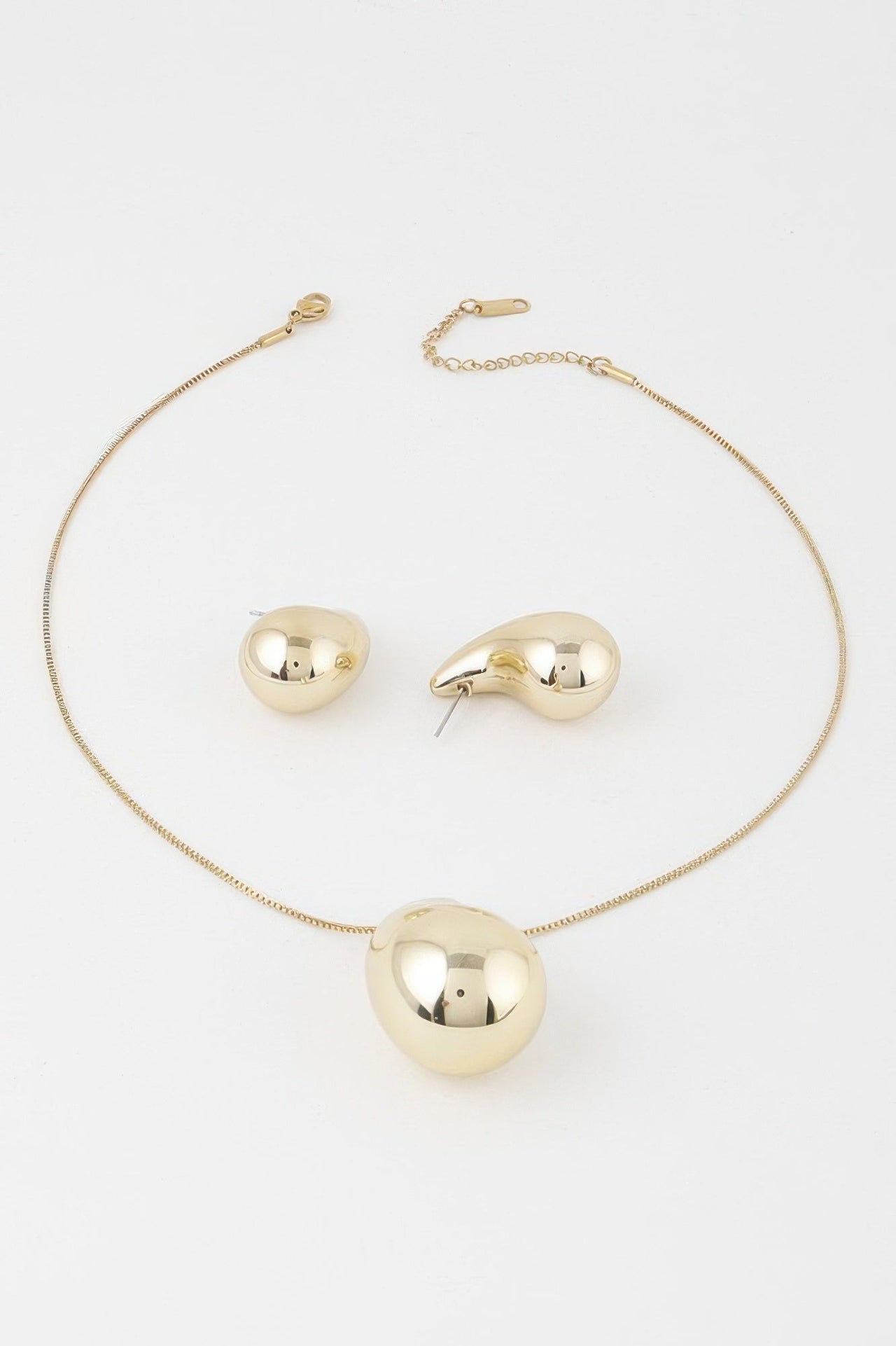 Shiny Teardrop Necklace Set