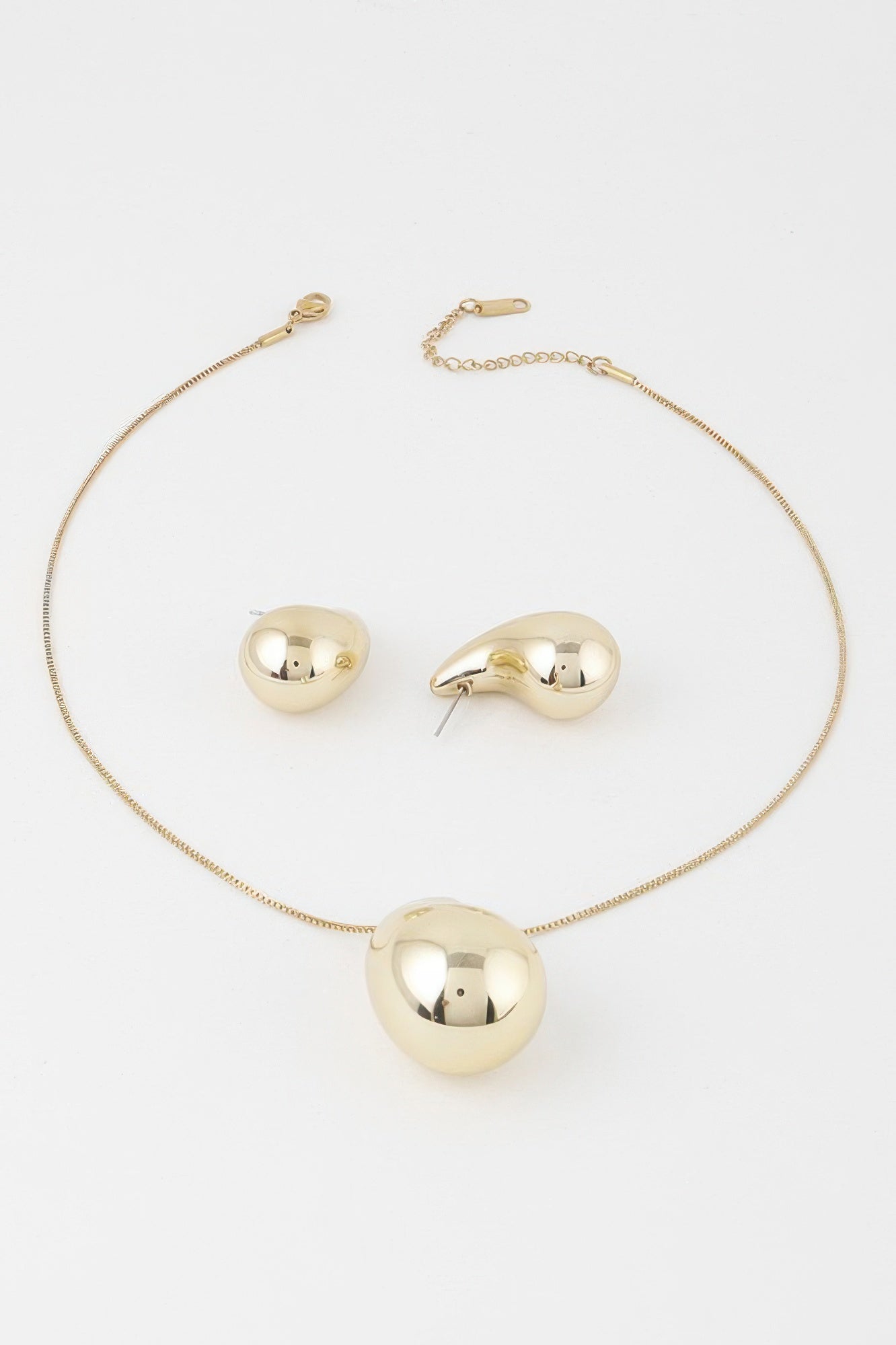 Shiny Teardrop Necklace Set