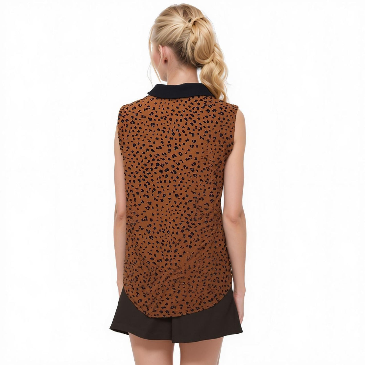 Pleione Contrast Collar Sleeveless Blouse