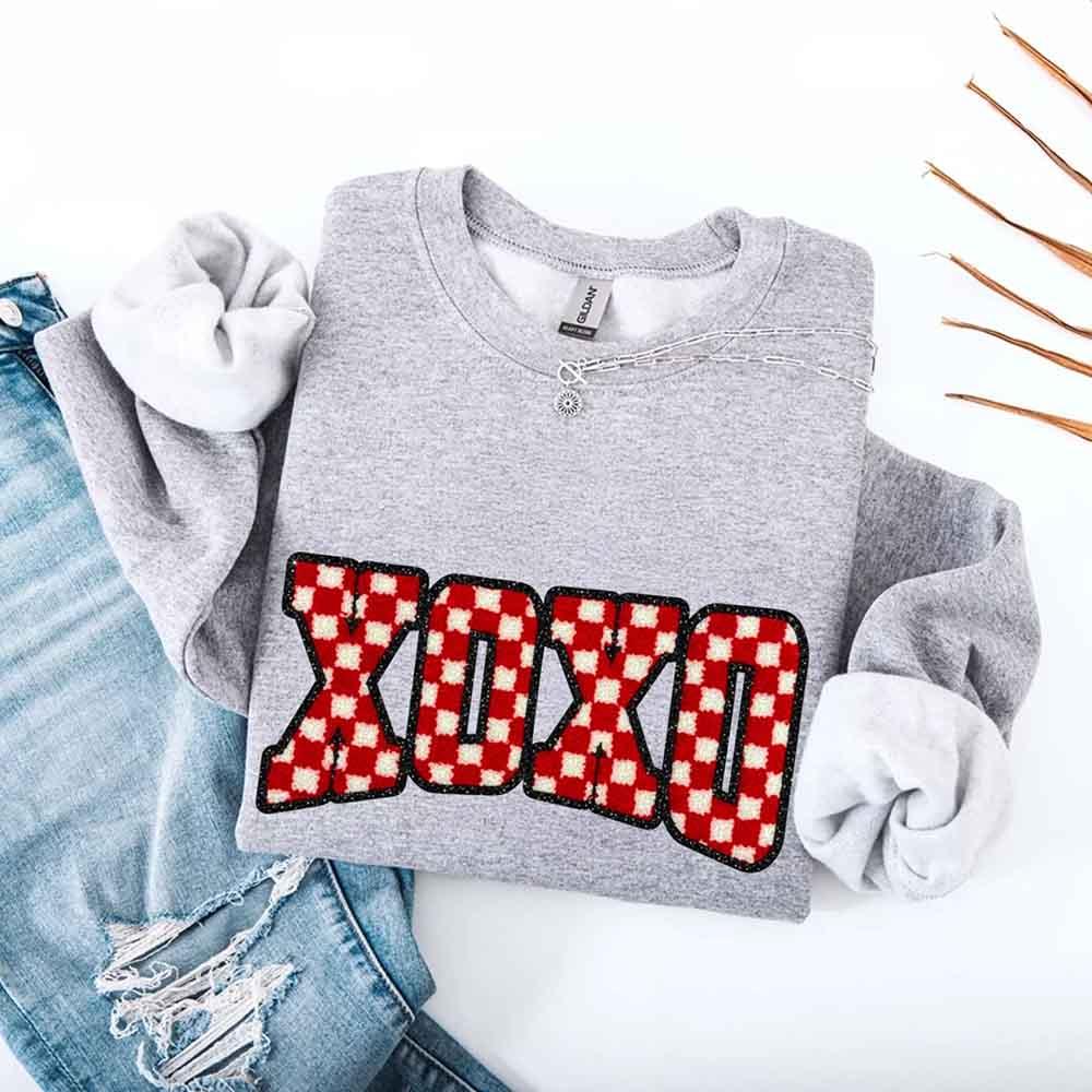 XOXO Checkered Valentine Sweatshirt – Furry Style Printed Sweater