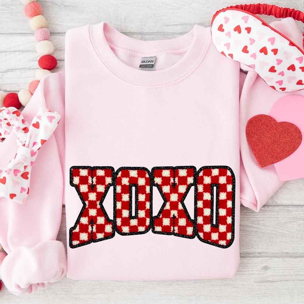XOXO Checkered Valentine Sweatshirt – Furry Style Printed Sweater
