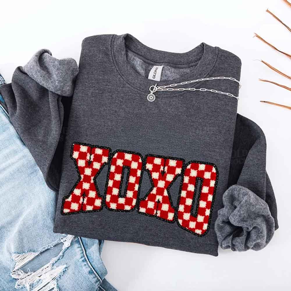 XOXO Checkered Valentine Sweatshirt – Furry Style Printed Sweater