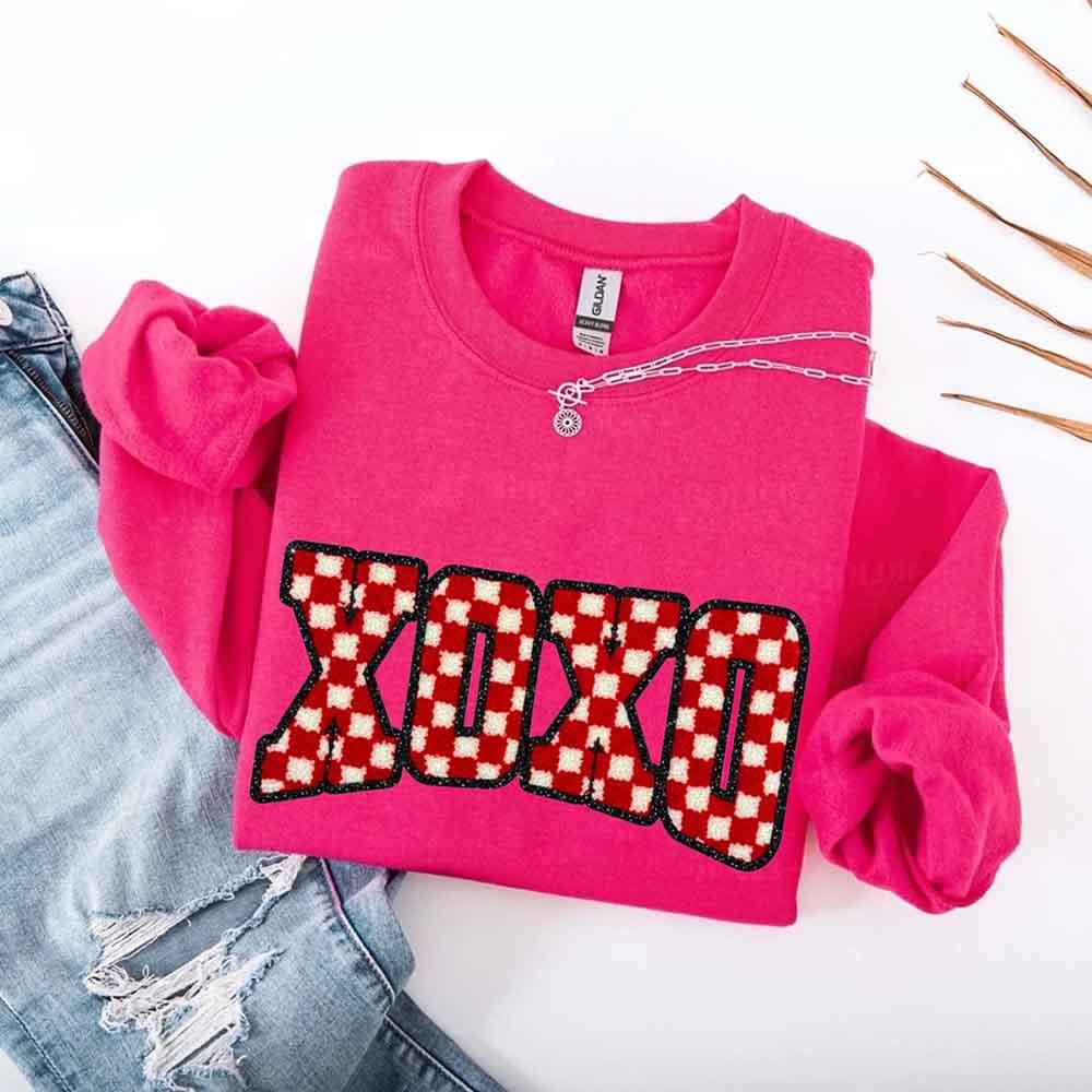 XOXO Checkered Valentine Sweatshirt – Furry Style Printed Sweater