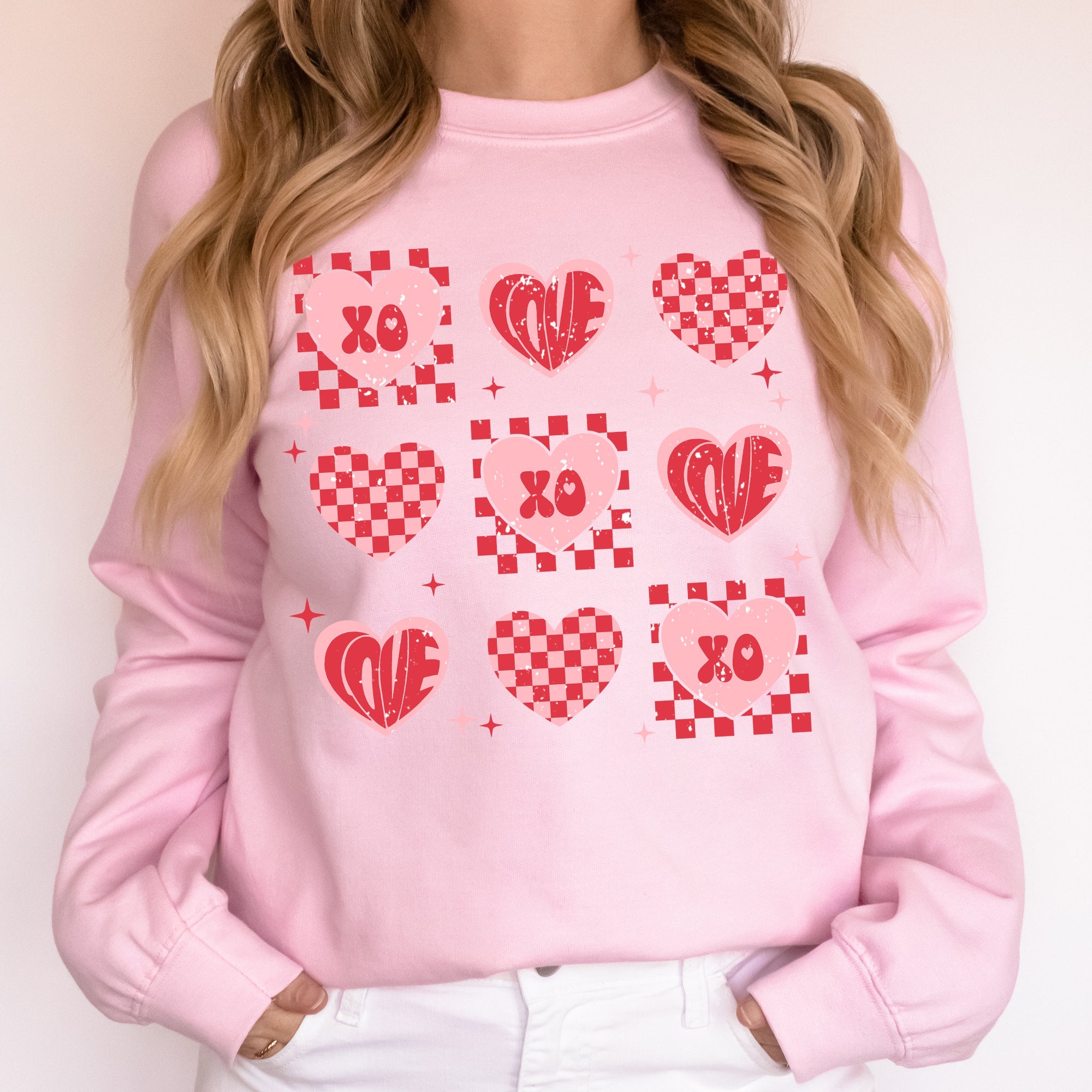 XOXO Valentine's Day Checkered Retro Love Hearts Cozy Warmth Fleece-Soft Sweatshirt