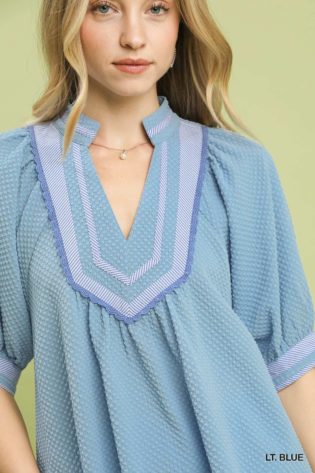 Umgee Textured Jacquard Contrast Trim Top