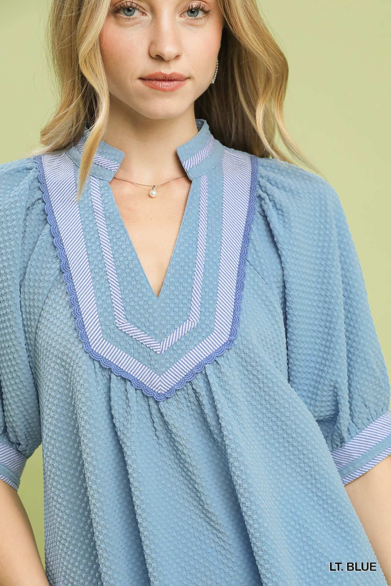 Umgee Textured Jacquard Contrast Trim Top
