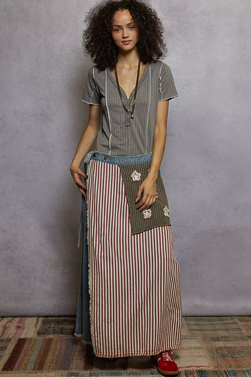 POL V-Neck Short Sleeve Top with Stitch Seam Detail