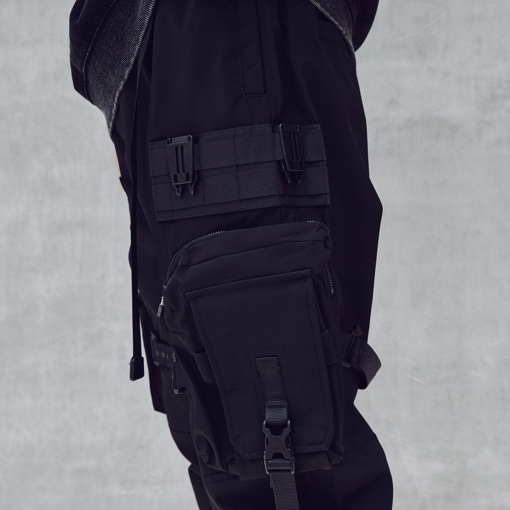 IBP440 Matte Black Paratrooper Joggers