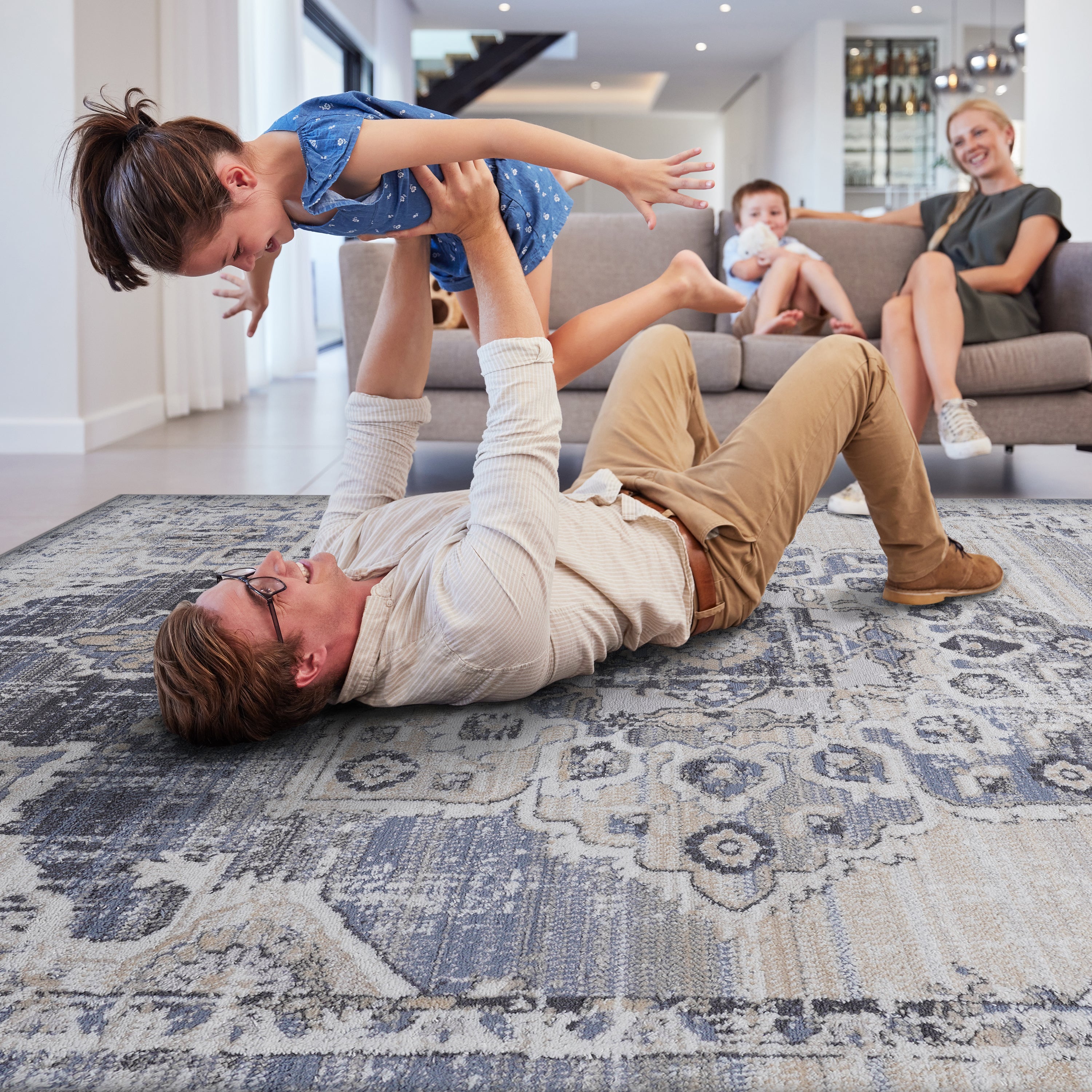 NAAR PAYAS Collection 5X7 Cream / Blue / Medallion Area Rug