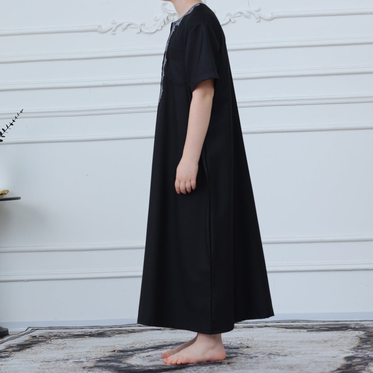 Boys Black Short Sleeve Embroidered Thobe with Pockets(MKB019)