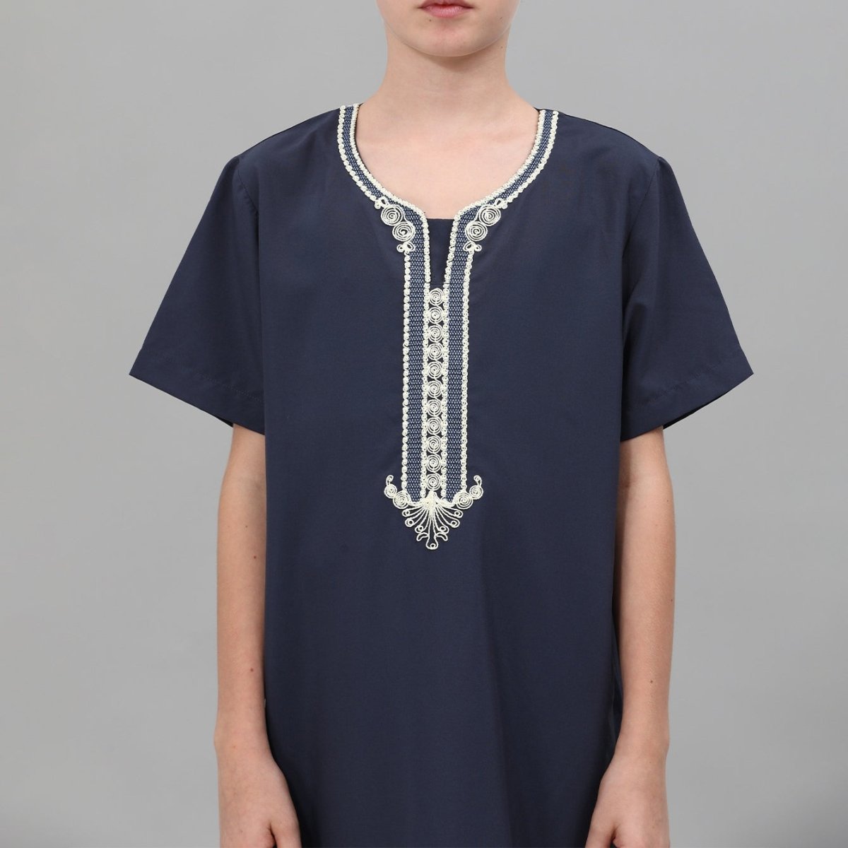 Boys' Embroidered Thobe with Ornate Neckline(MKB036)