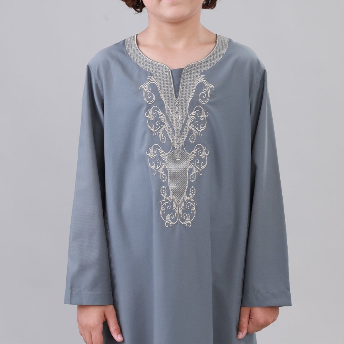 Boys' Embroidered Thobe with Side Pockets(MKB035)