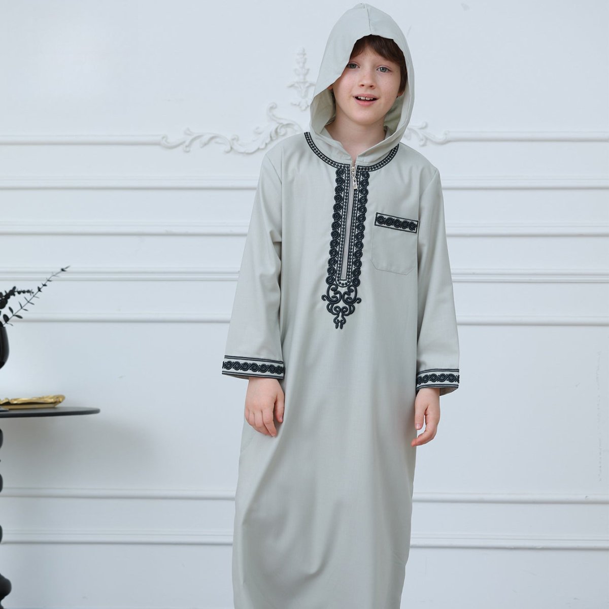 Boys' Hooded Embroidered Thobe with Pockets(MKB030)