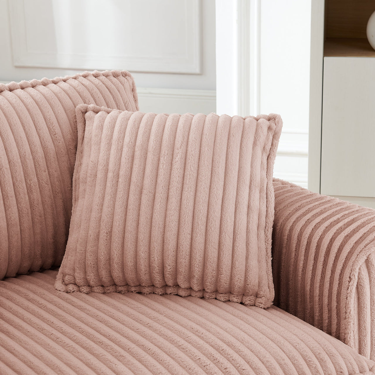 Lazy sofa chair, comfortable single-person sofa chair, with a backrest and soft seat cushion, having armrests on both sides, suitable for living room and bedroom - Pink