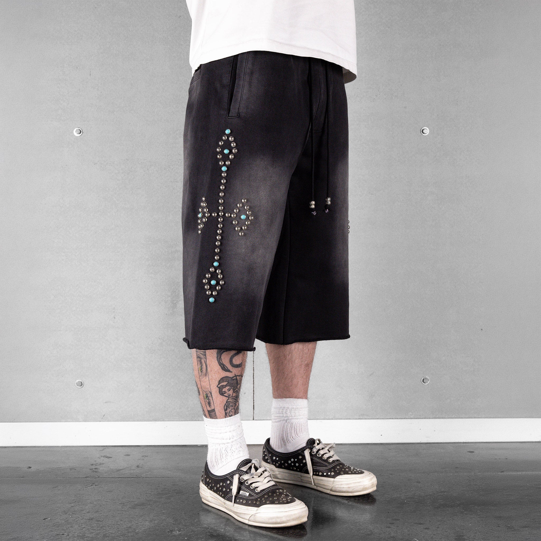 Commons Turquoise Rivet Sweatshort Vintage Black
