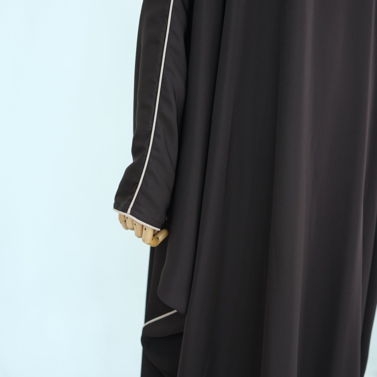 Contrast Piped Batwing Open Abaya(MOA325)