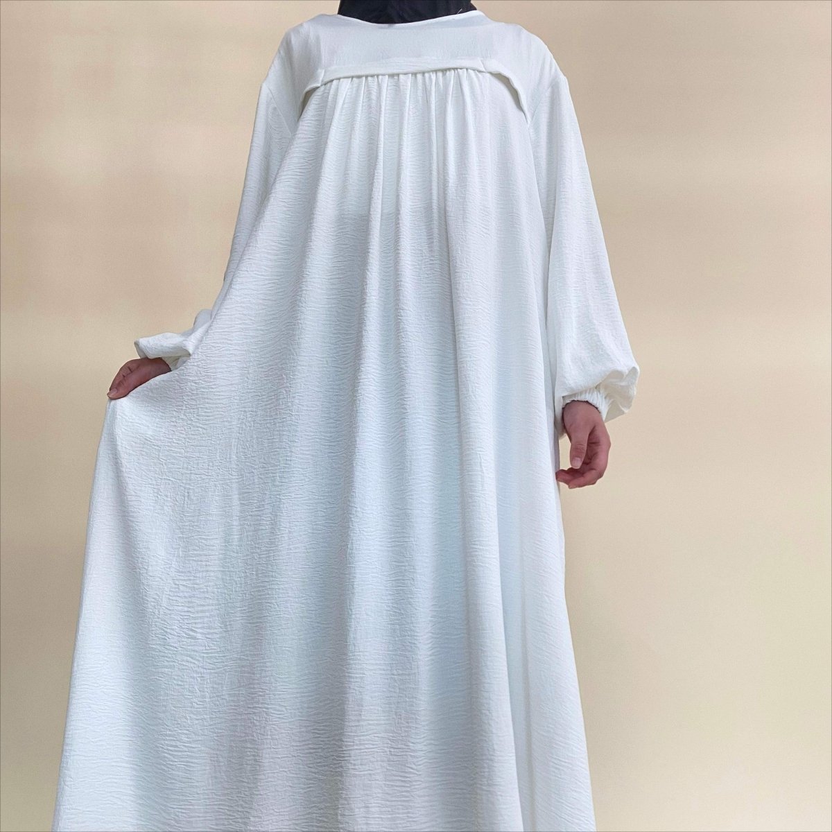 Crepe Abaya with Secure Pockets for Umrah VIP Exclusive Access (MAVIP386)