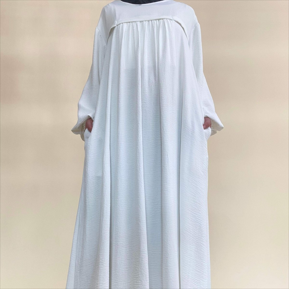 Crepe Abaya with Secure Pockets for Umrah VIP Exclusive Access (MAVIP386)