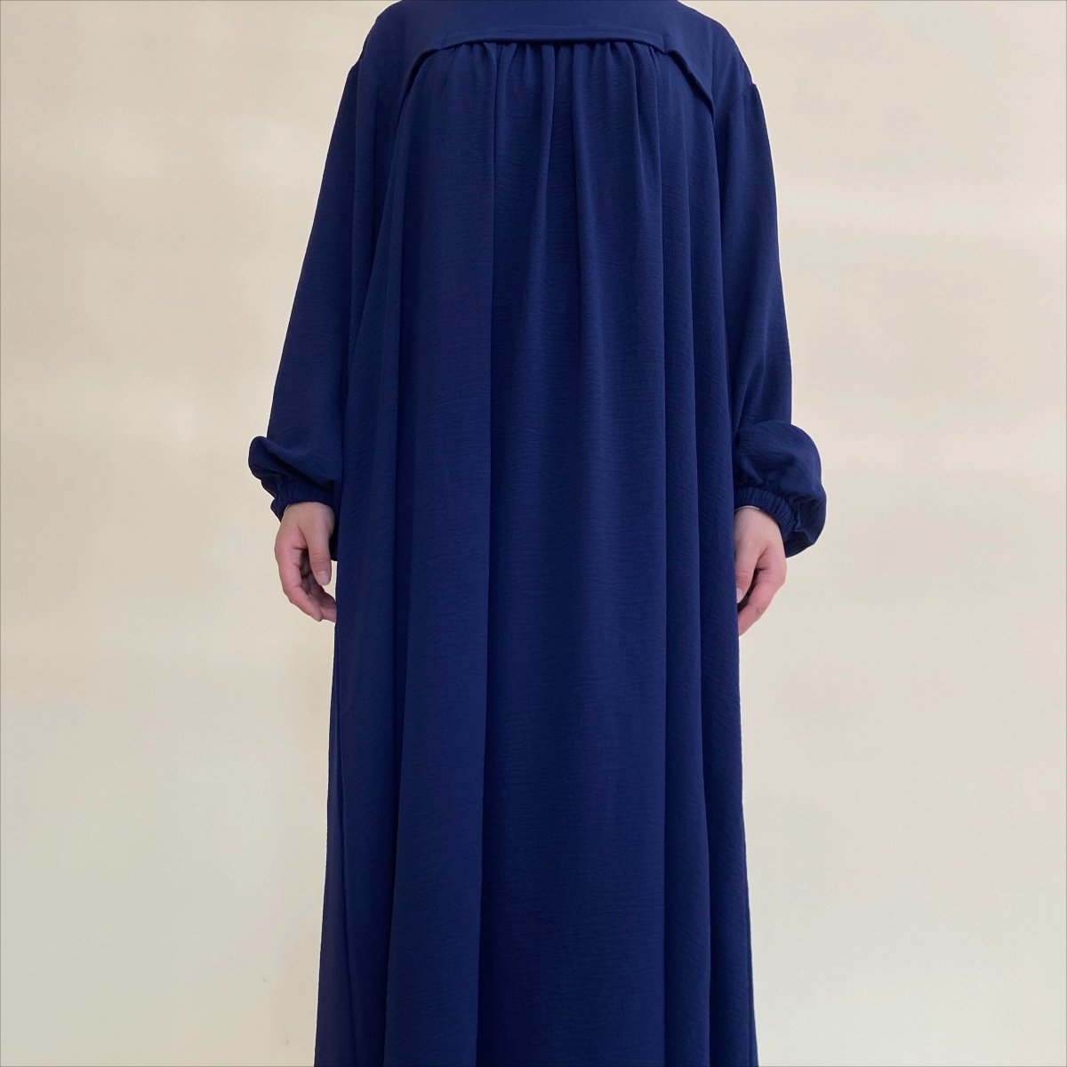 Crepe Abaya with Secure Pockets for Umrah VIP Exclusive Access (MAVIP386)