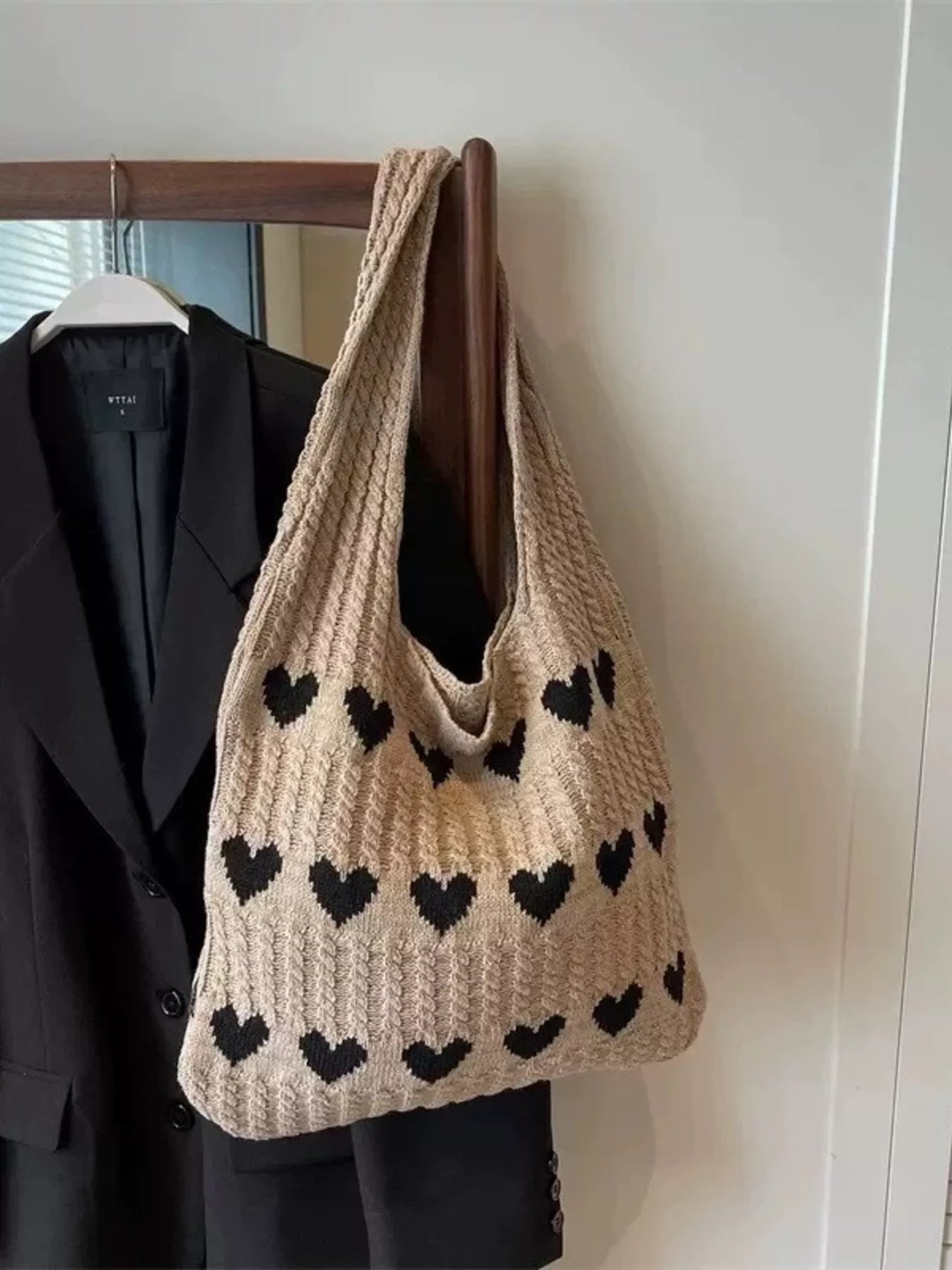 Heart Pattern Knitted Handbag
