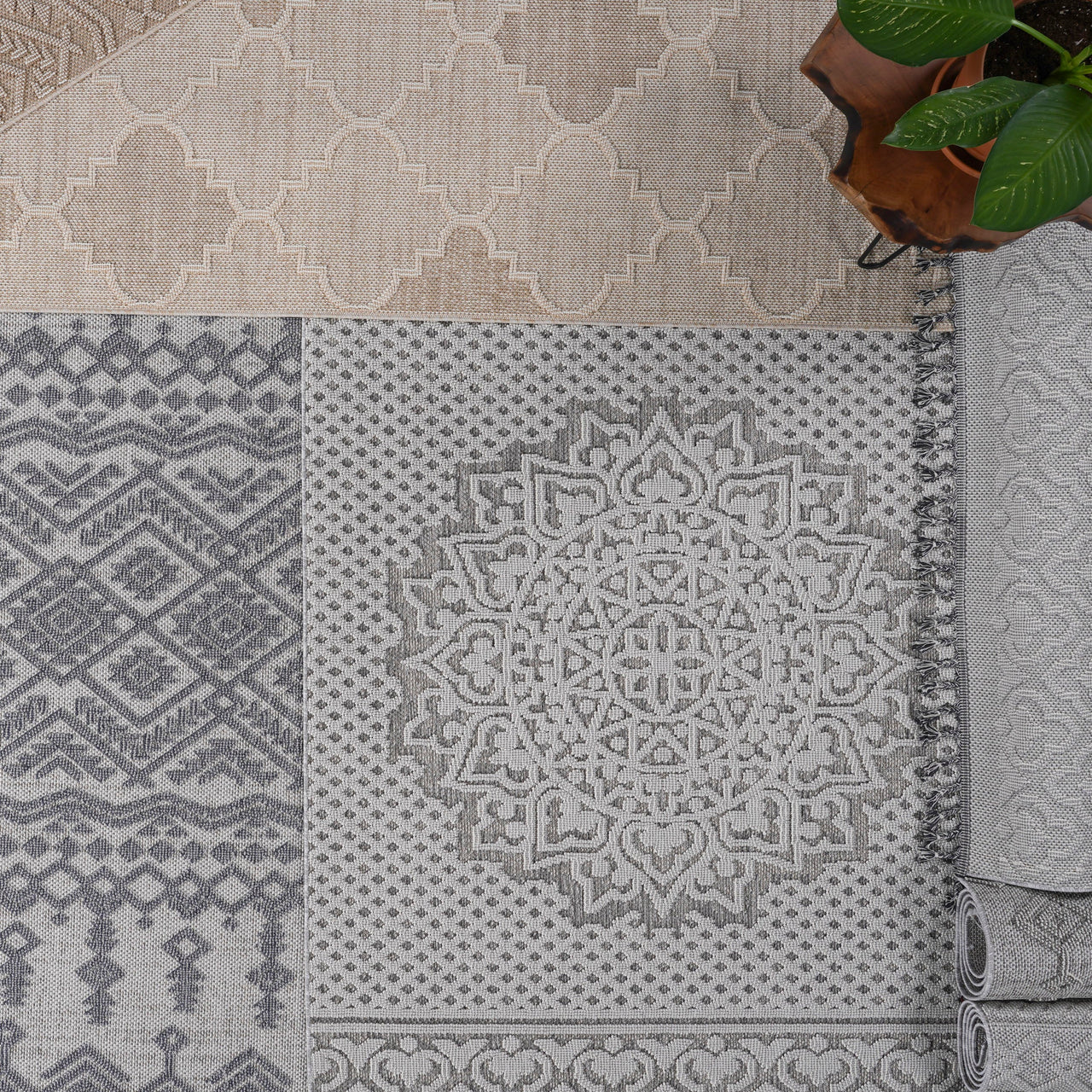 NAAR Guros Collection 2X8 Grey / White / Geometric Indoor / Outdoor Runner Rug