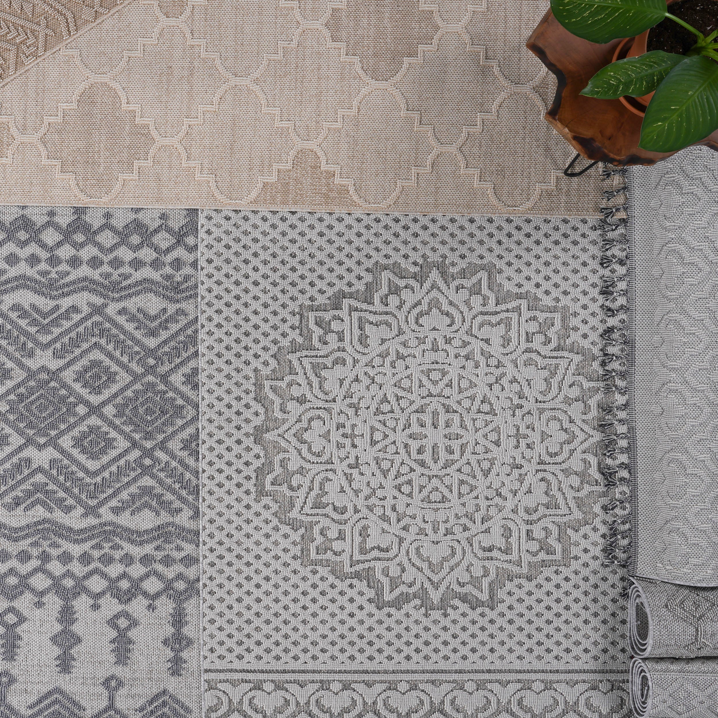 NAAR Guros Collection 2X8 Grey / White / Geometric Indoor / Outdoor Runner Rug