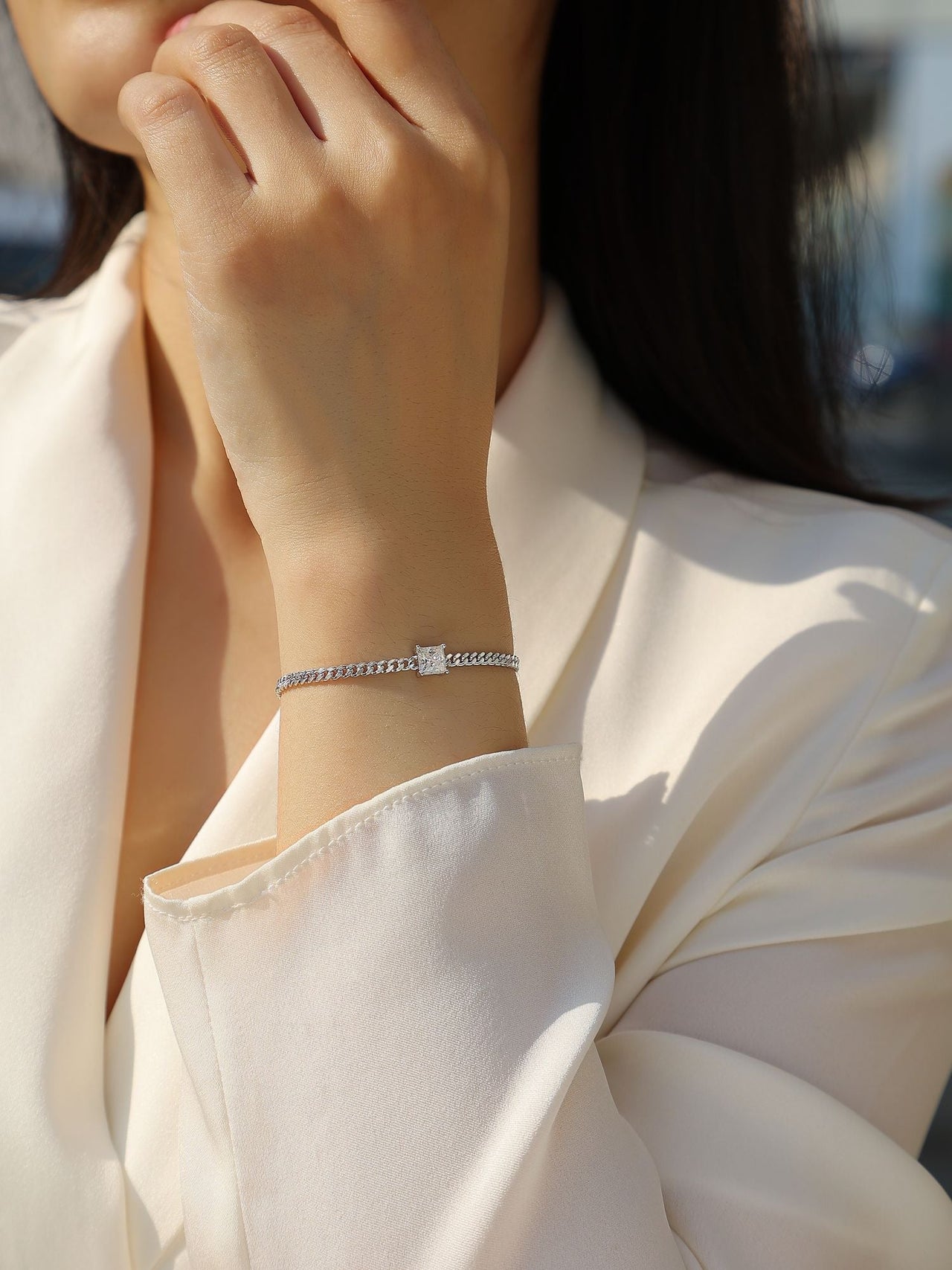 Resolute - A fashionable jewelry bracelet set with Moissanite S925 sterling silver and platinum-plated diamonds, a luxurious silver accessory