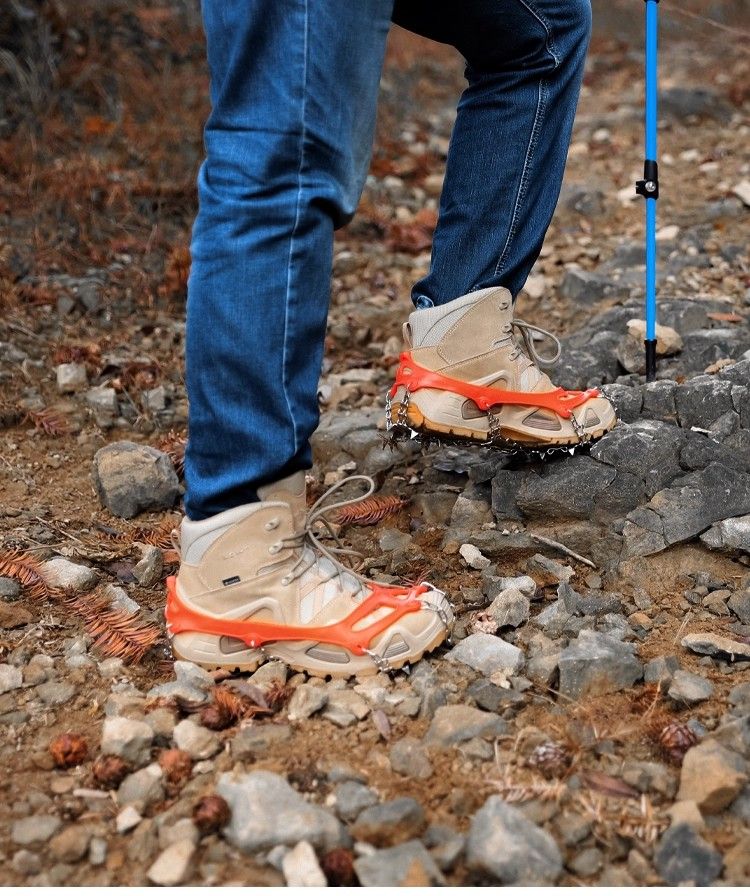 1 pair Outdoor ice claw anti slip shoe cover hiking shoe nail chain stainless steel anti slip snow climbing anti fall shoe nail chain