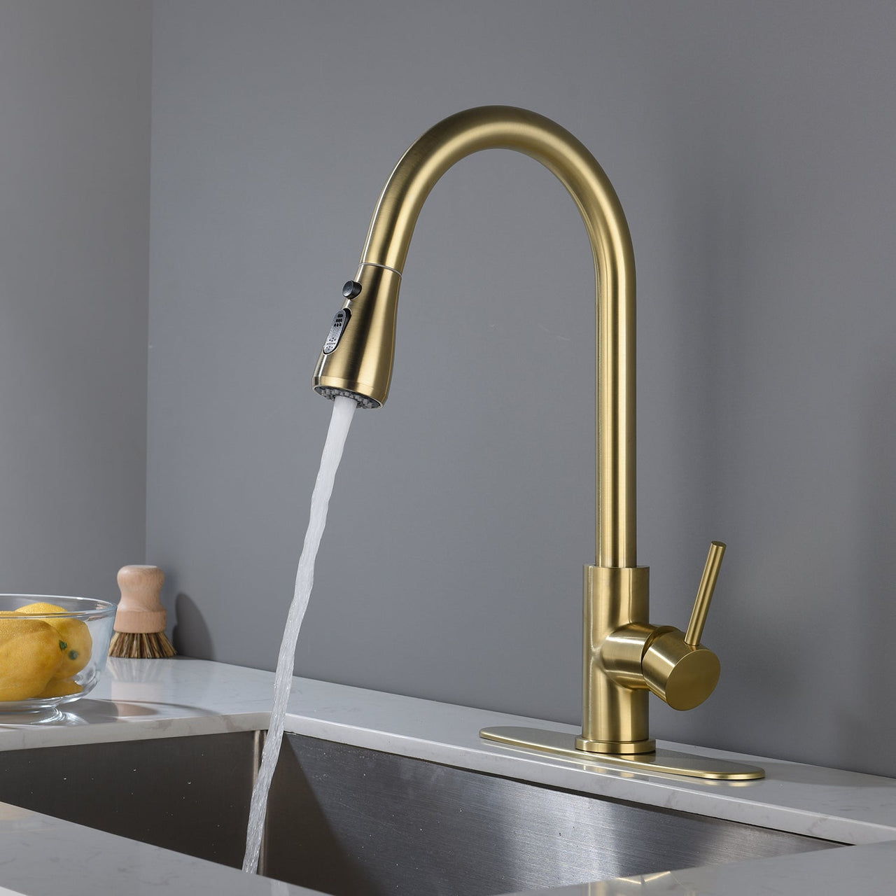 Single Handle Stainless Steel Kitchen Sink Faucet with Pull Down Sprayer