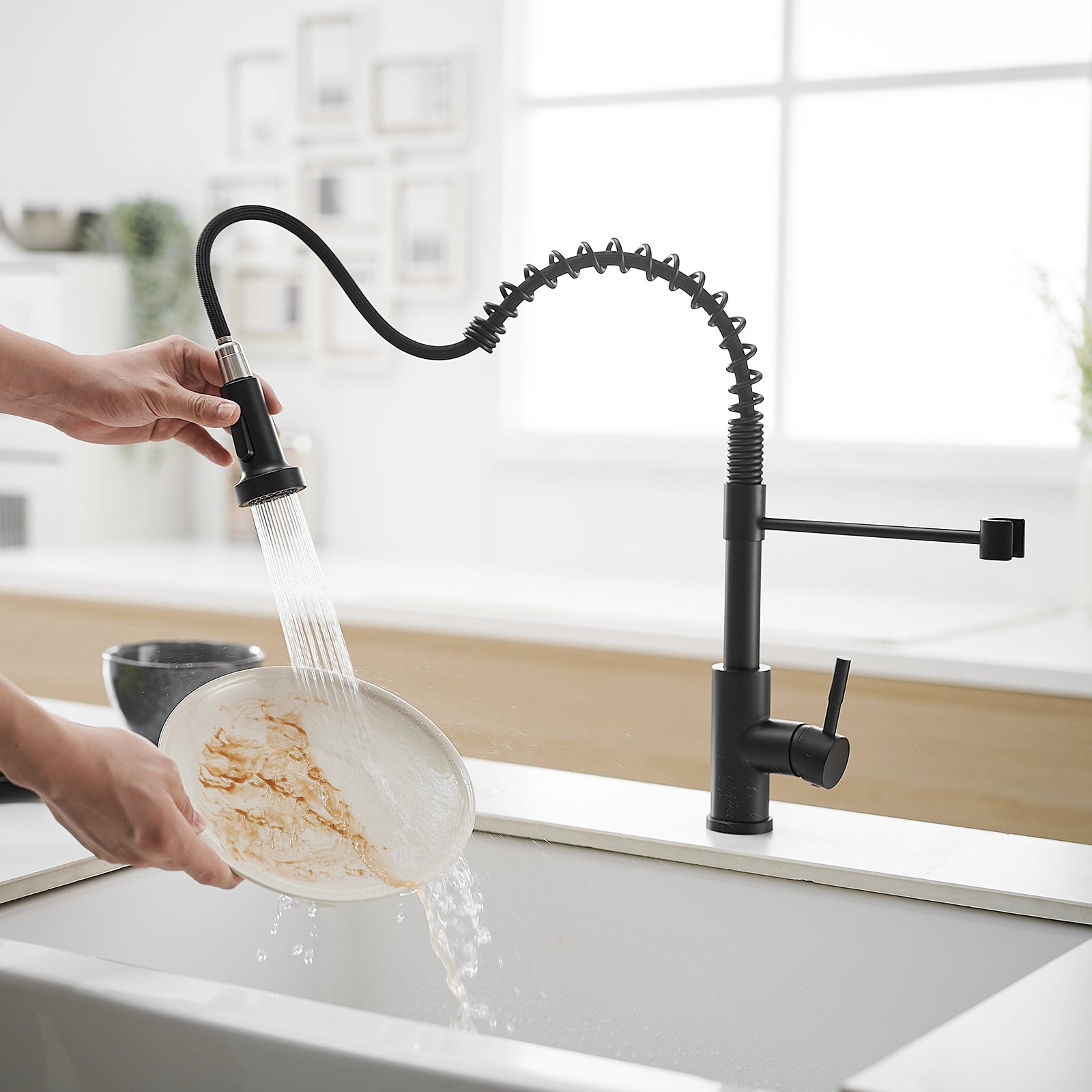 Kitchen Faucet with Pull Down Sprayer Black Stainless Steel Single Handle Pull Out Spring Sink Faucets