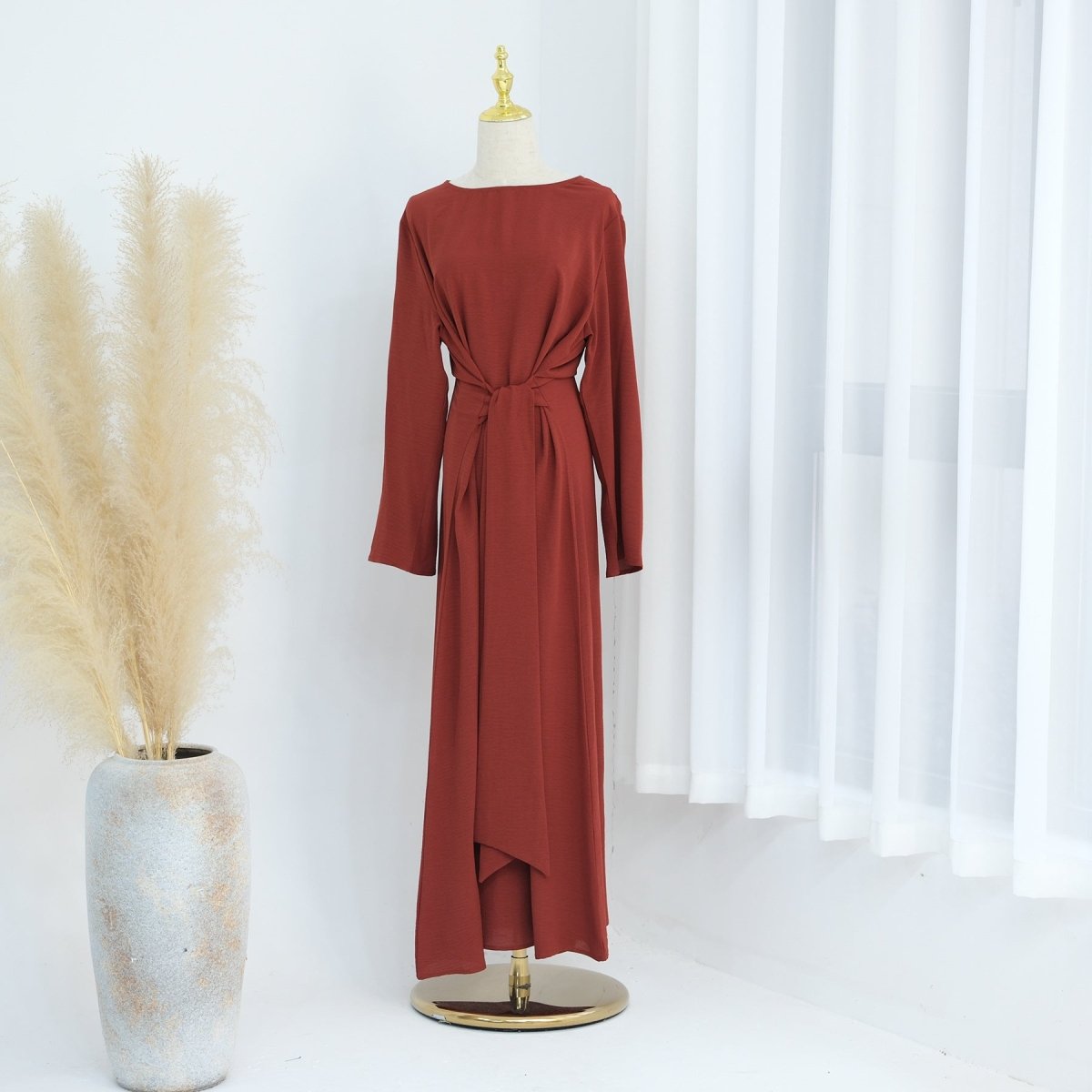 Elegant Lace-up Slim Fit Crepe Abaya (MA136)