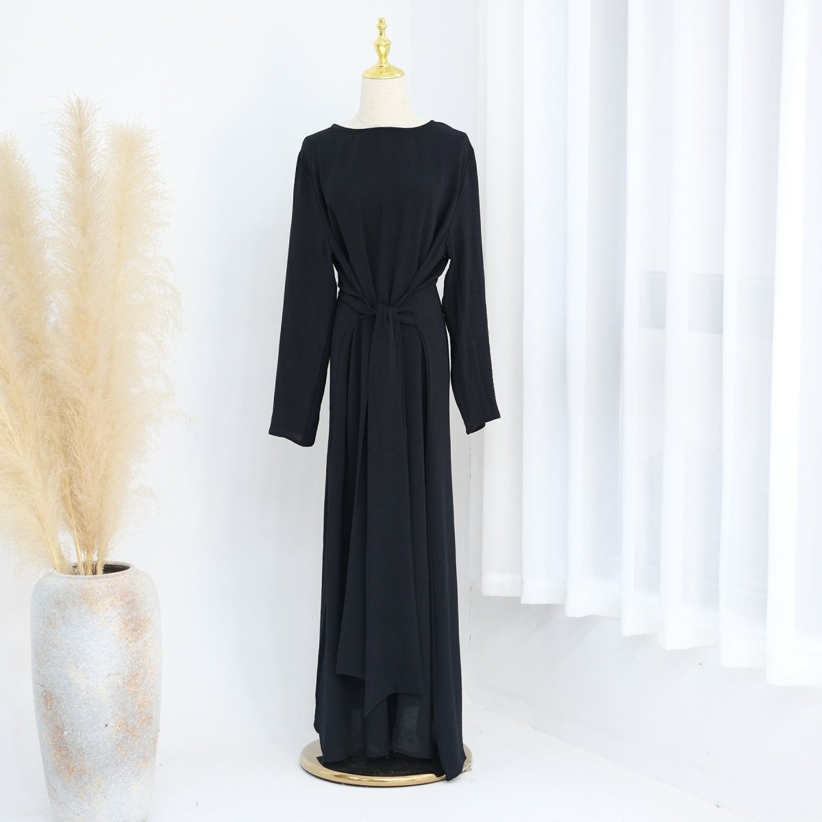 Elegant Lace-up Slim Fit Crepe Abaya (MA136)