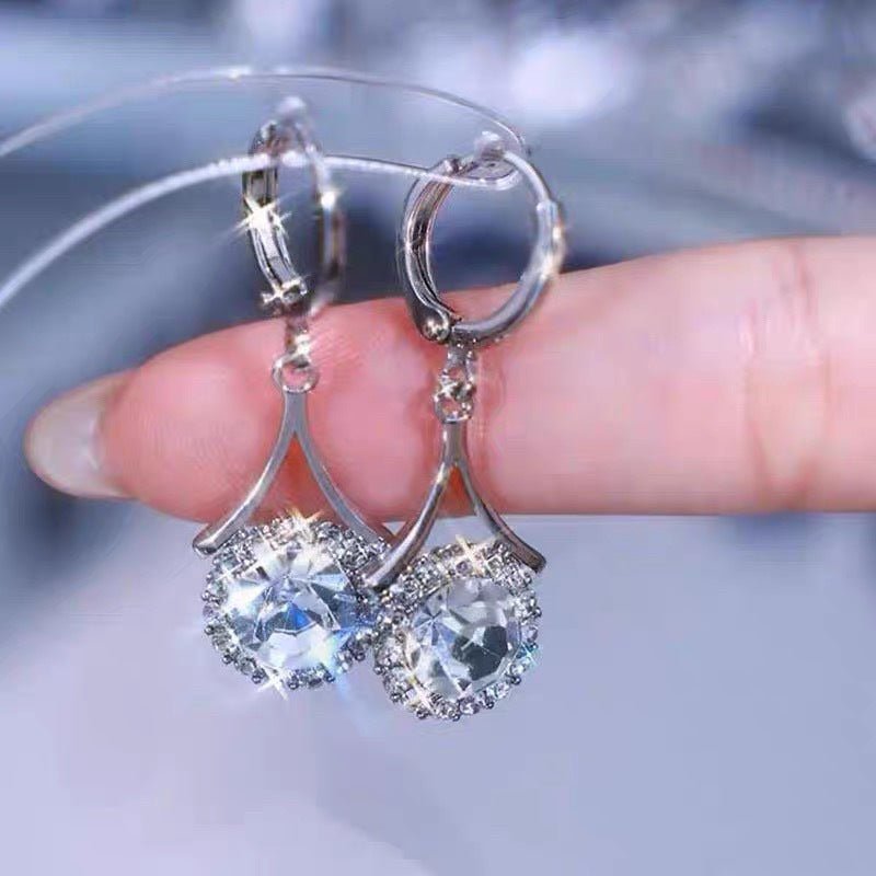Elegant Sparkling Dangle  Rhinestone Earrings (MAC324)