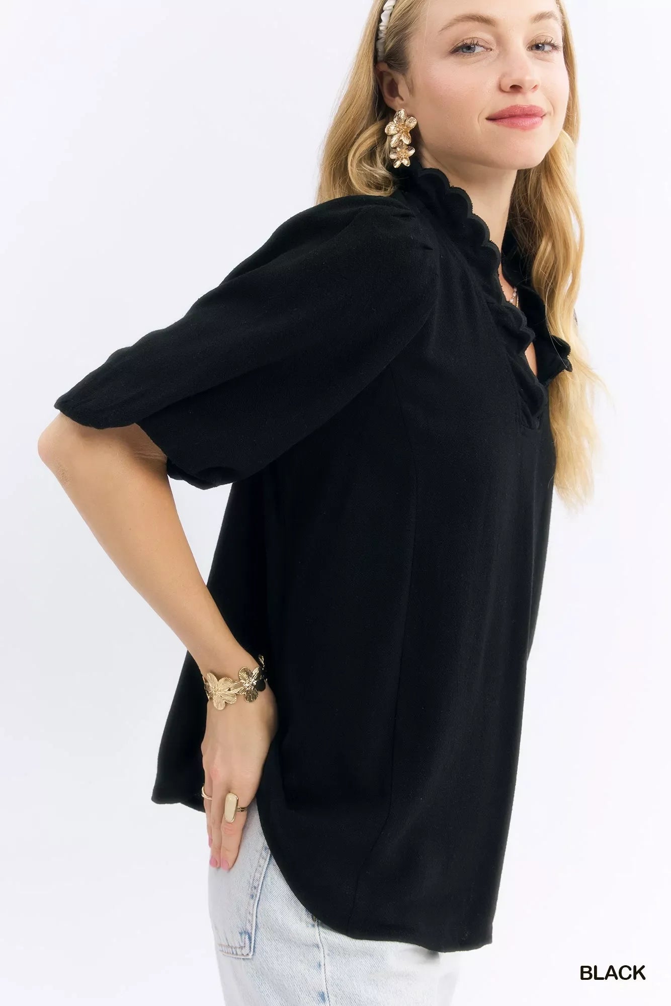 Umgee Linen Scallop Trim V-Neck Blouse