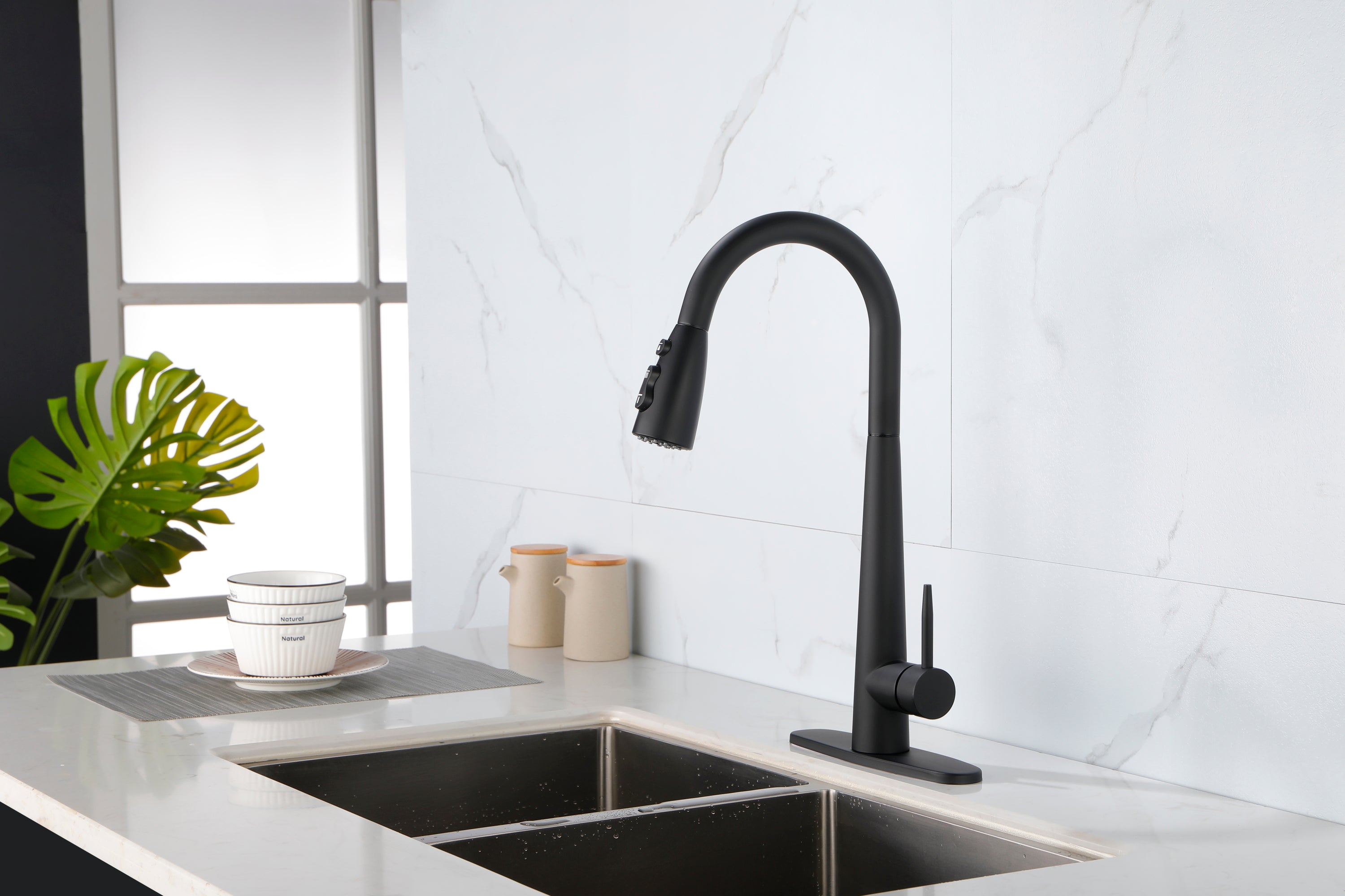 Single Handle Stainless Steel Kitchen Sink Faucet with Pull Down Sprayer