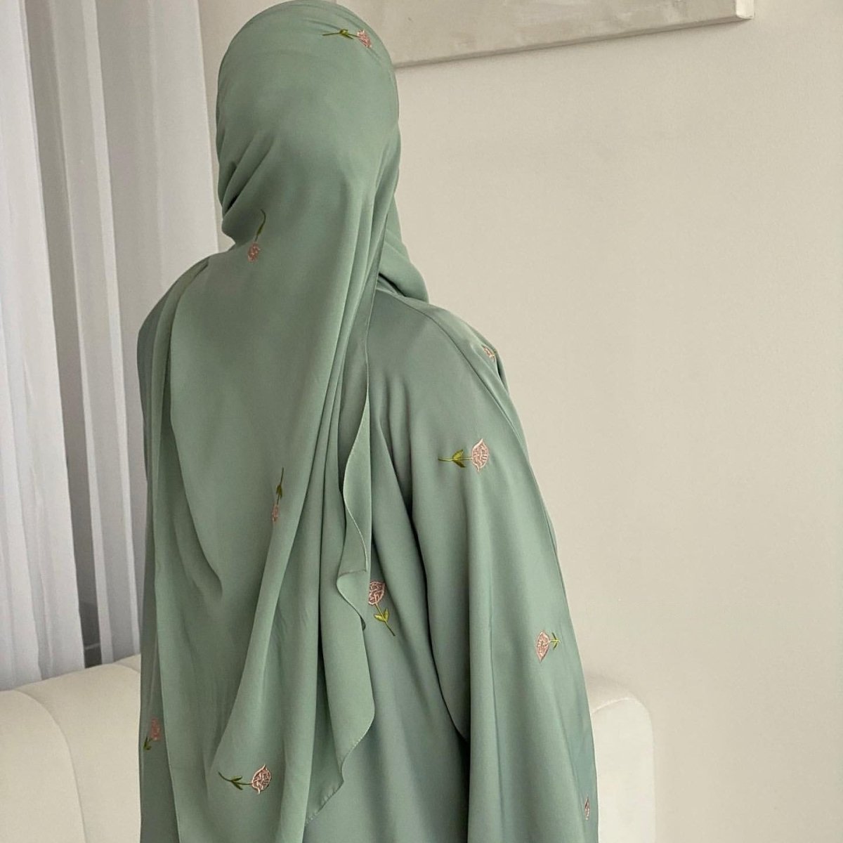 Floral Embroidered Abaya & Hijab Set(MOA248)