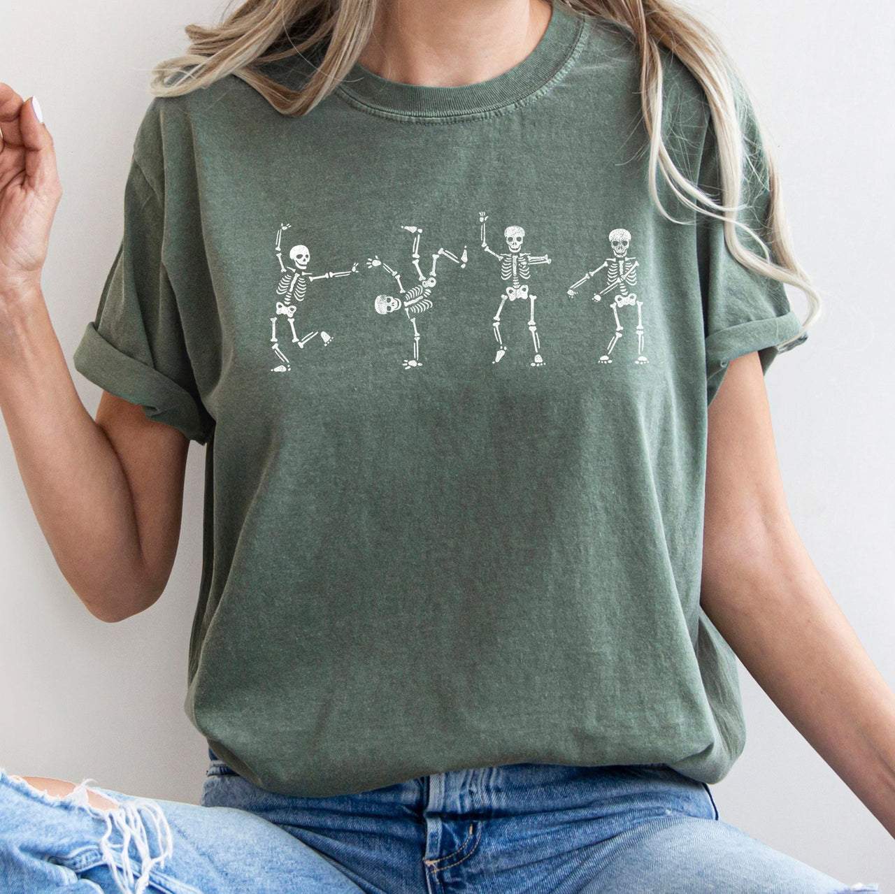 Flossing Skeletons Retro Halloween Spooky Design Illustration Comfort Colors Tee