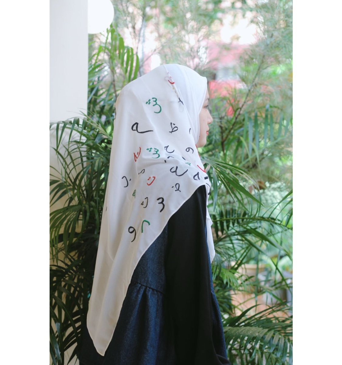 Free Palestine Chiffon Hijab – Cultural Statement Scarf with Arabic Letter Design (MH107）